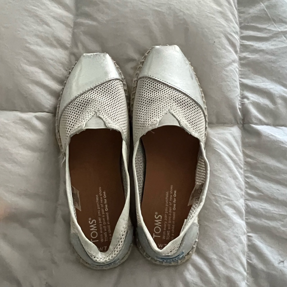 Brand New Toms size 7